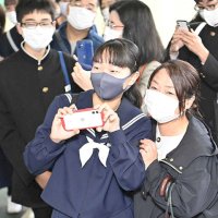 １万２５８７人に喜びの春-岐阜県公立高で合格発表-–-岐阜新聞